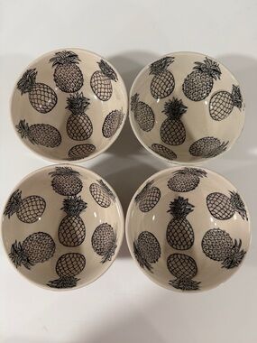 Signature Housewares Pineapple Ceramic Bowls - Set of 4 - Cream & Black